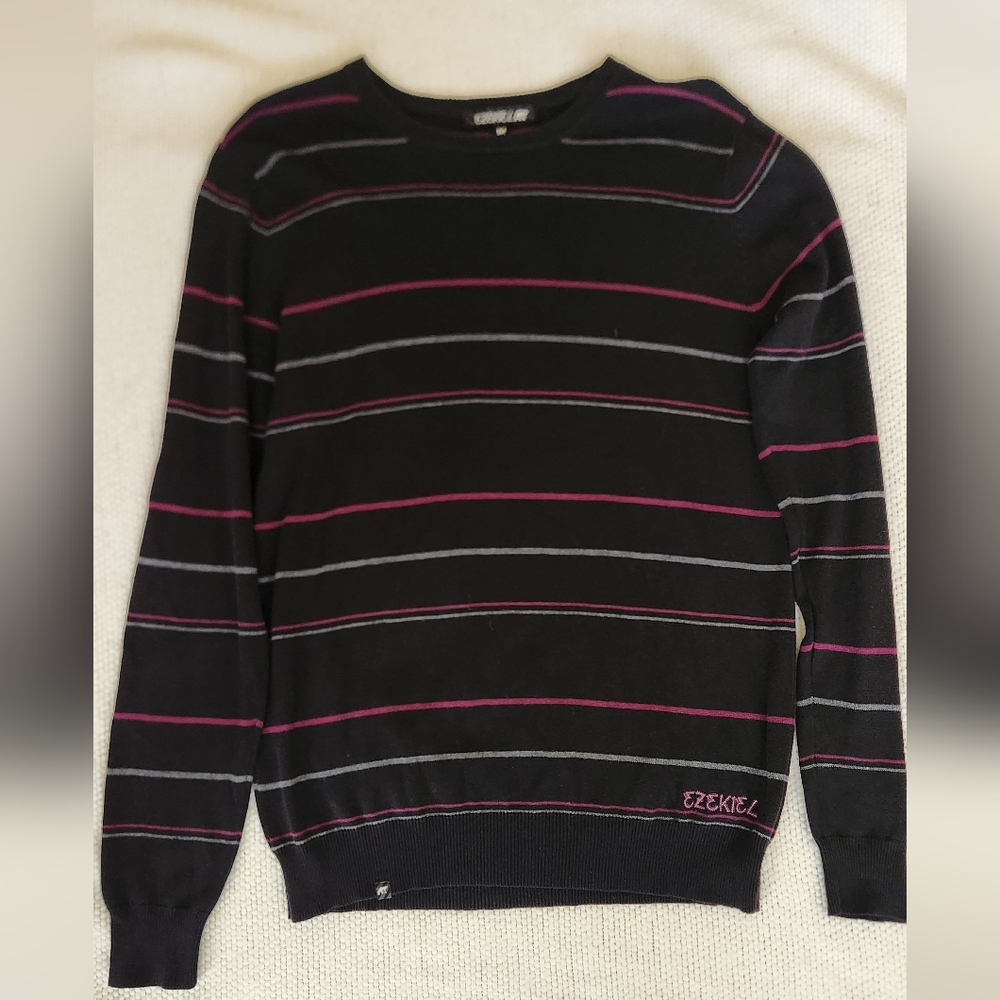 Men's Ezekiel sweater long sleeve medium
